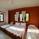 Maravelias Rooms