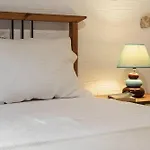 Naxos Alyko Traditional Vacation House \