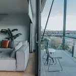 Earth Boutique Apartments Next To Stavros Niarchos
