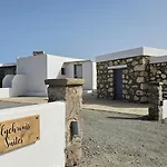 Polychronis Private Suite