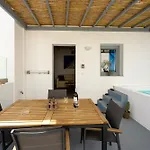 Misilia Santorini Cycladic House With Jacuzzi