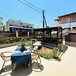 Next To The Beach Apartments