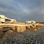 Thronos Suites