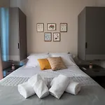 Nyx Guesthouse