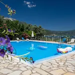 Vliho Bay Suites & Apartments