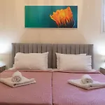 Iliana Apartments