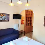 Cozy Apartment In Acropolis With Roof Garden