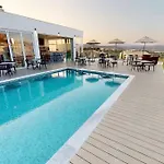 Mandy Luxury Villa By Cretevasion