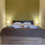 Christina\'S Home