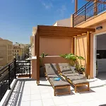 Wow, Design Apartment, Steps From Town Centre