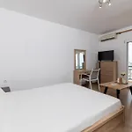 Central Apartment With Sea View In Neos Marmaras