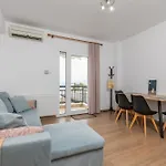 Central Apartment With Sea View In Neos Marmaras