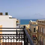 Wow, Design Apartment, Steps From Town Centre
