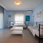 Sandra Seafront Apartment By Rentalspro Services - Nea Moudania