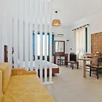Kyra Panagia Hotel
