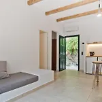 Kyra Panagia Hotel
