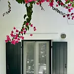Angeliki\'S Studios Paros