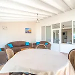 Sandy Beach Houses - Sea View