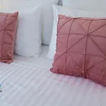 Alexander Suites
