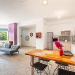 Teachers\' House