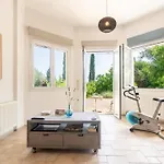 Teachers\' House