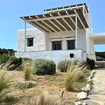 Parian Philoxenia Villa, Mikri Santa Maria Beach