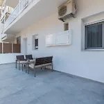 Sandra Seaview Suites