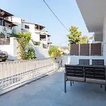 Sandra Seaview Suites
