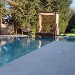 3 Roses Residence