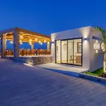 Deos Luxury Suites - Adults Only