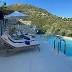 Nissaki Villas