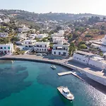 Siridaki Holiday Home 3 Bedroom By The Beach