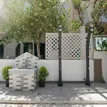 Manos Studios