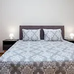 Barbaras Apartments