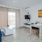 Emily\'S Luxury Apartments
