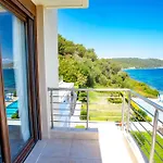 Agnanti Villa Seafront With Pool