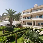 Beachfront Yellow Apt-Ligaria Beach