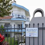 Seafrontgardenhouse