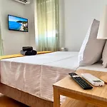 Sea Breeze III Apartment