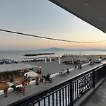 Anthi\'S - Three Bedroom Apartment