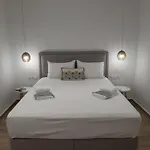 Flora Suite In Naoussa Paros