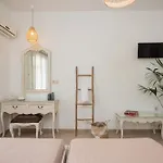Maria\'S Rooms & Studios