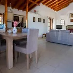 Seaside Retreat For Families And Pets