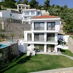 Hillside Villa - Pnoe