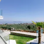 Hillside Villa - Pnoe