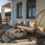 Apaggio Luxury Villa