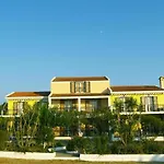 Sunny Flats