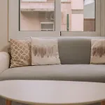 New Center Apartment Near Metro