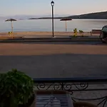 Nerissa Seafront Apartment