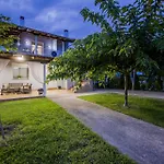 Villa Avra